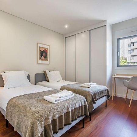 Nomads Lux - 2Bdr & Parking Flores Square Porto Dış mekan fotoğraf