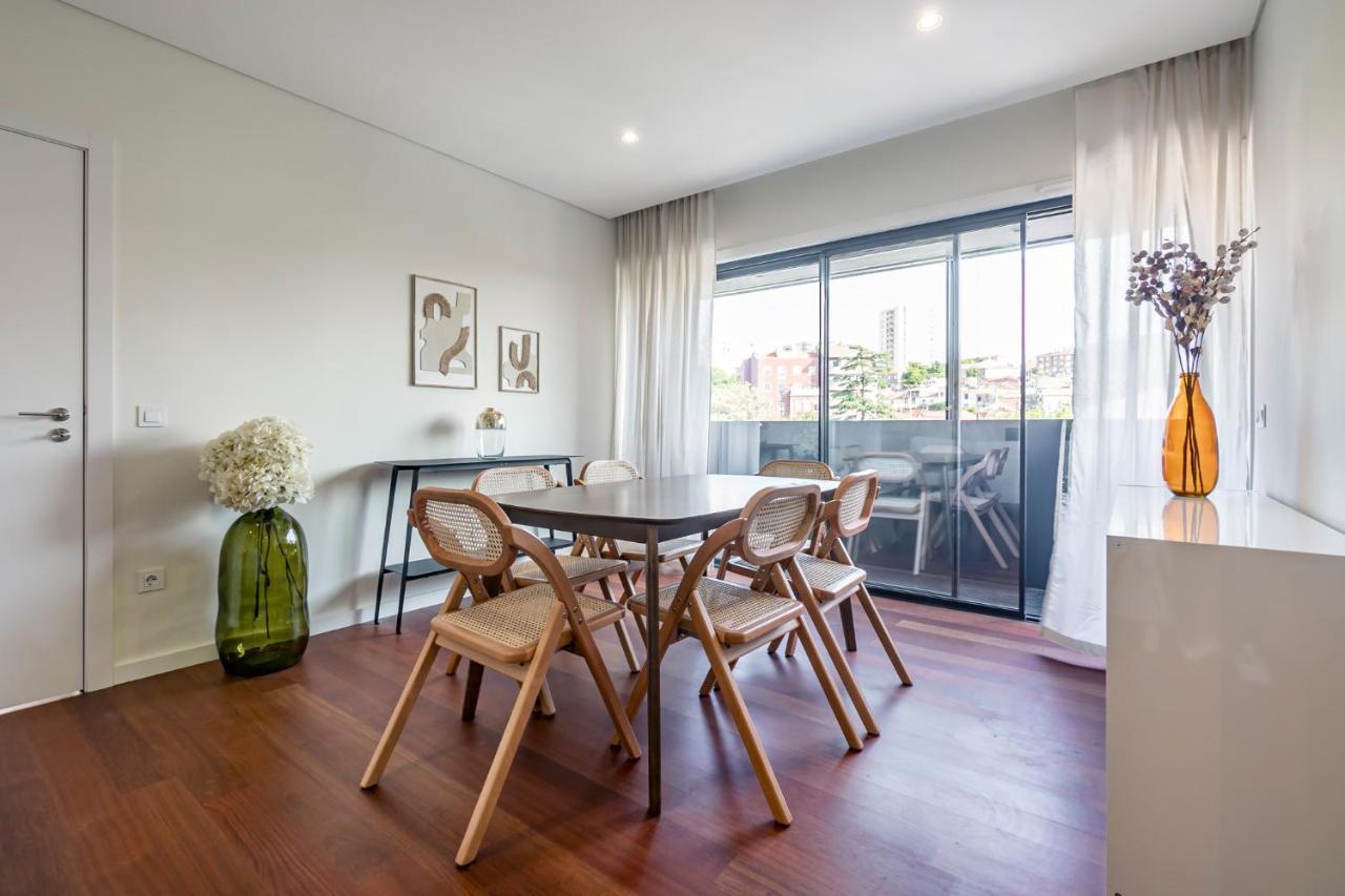 Nomads Lux - 2Bdr & Parking Flores Square Porto Dış mekan fotoğraf